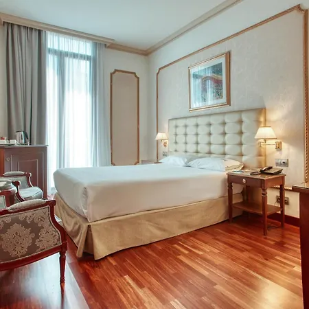 Roger De Lluria 4* Barcelona