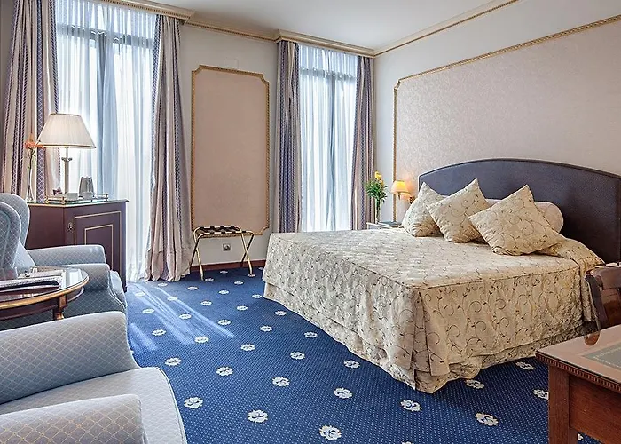 ロジャー デ ジュリア 4*