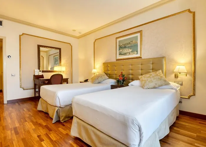 ロジャー デ ジュリア ホテル 4*