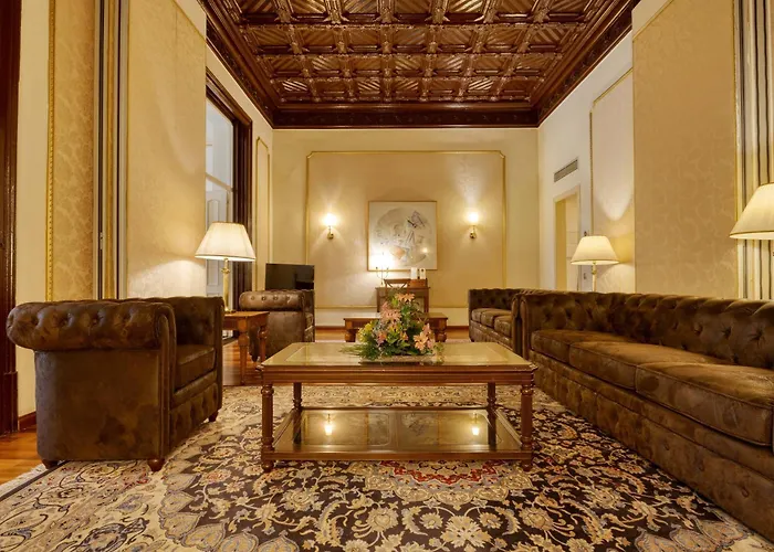 ロジャー デ ジュリア 4*