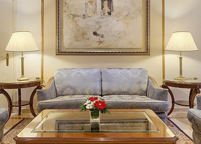 ロジャー デ ジュリア ホテル