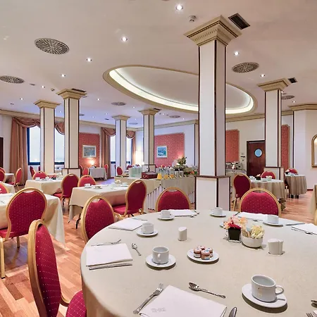 Roger De Lluria 4* Barcelona